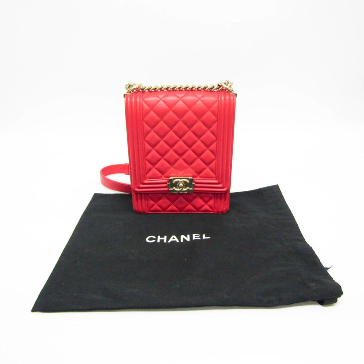 PRE-OWNED Chanel Boy · Lamb Leather