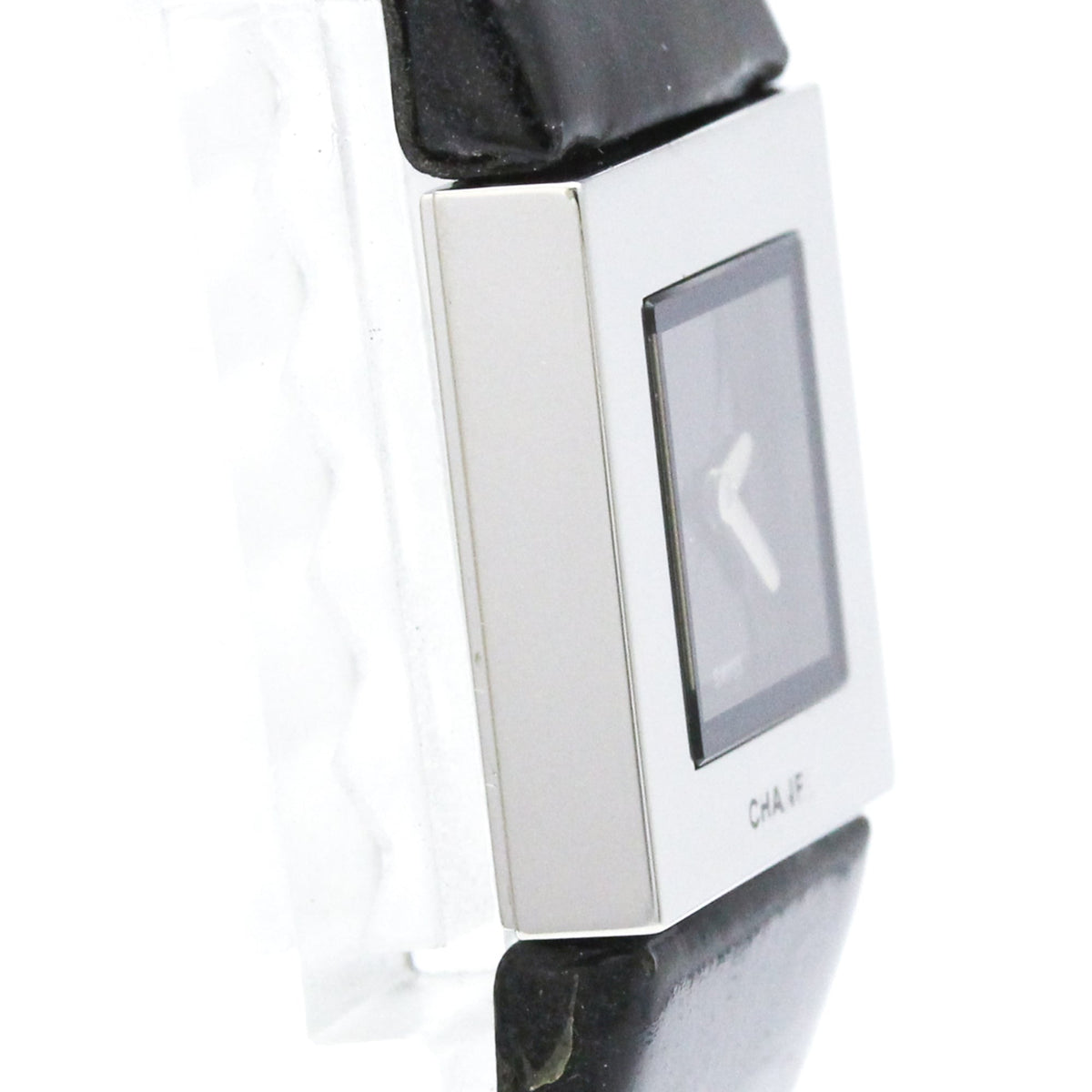 PRE-OWNED Chanel Matelassé · Steel · Quartz