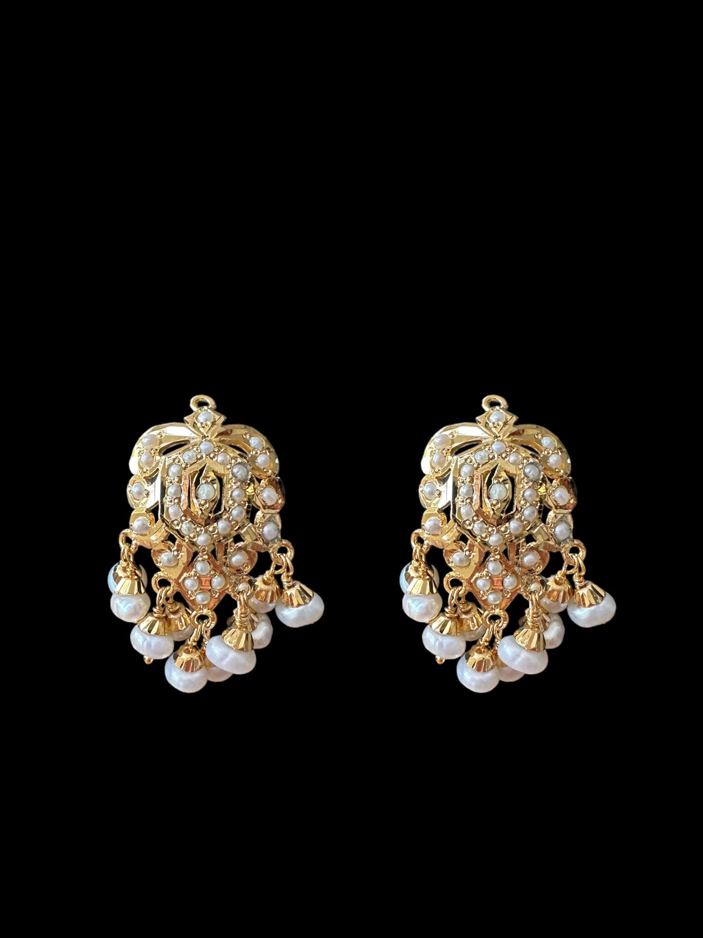 Gold plated jadau silver pendant set in fresh water pearls ( SHIPS IN 5 WEEKS )