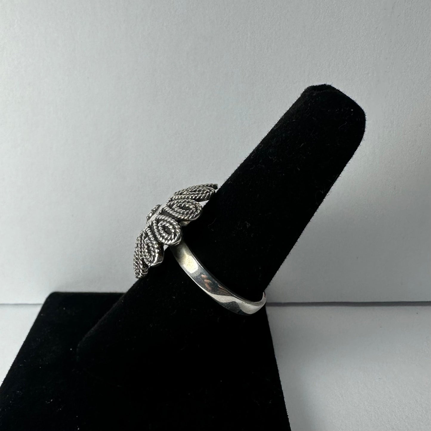 .925 Sterling Silver Flower Ring - Size 8