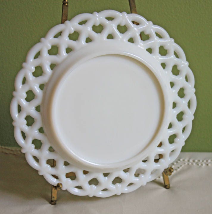 Vintage Serving Platter. Fine Porcelain Serving Dish by Schumann Arzberg, Germany. White Tableware with Gold Rime and Detailing..