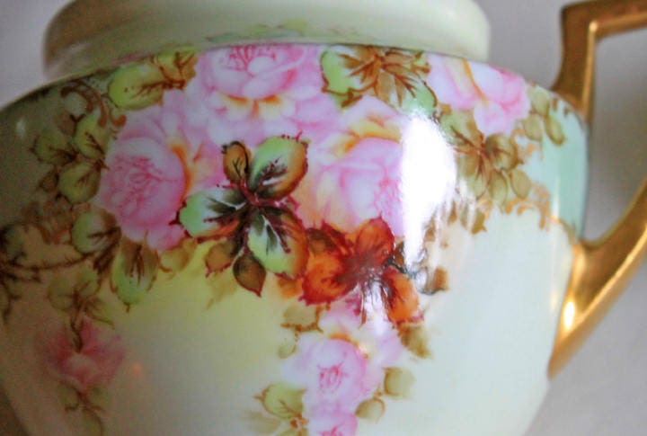 Creamer and Sugar Bowl with Lid. Antique H & C Selb Bavarian Porcelain.