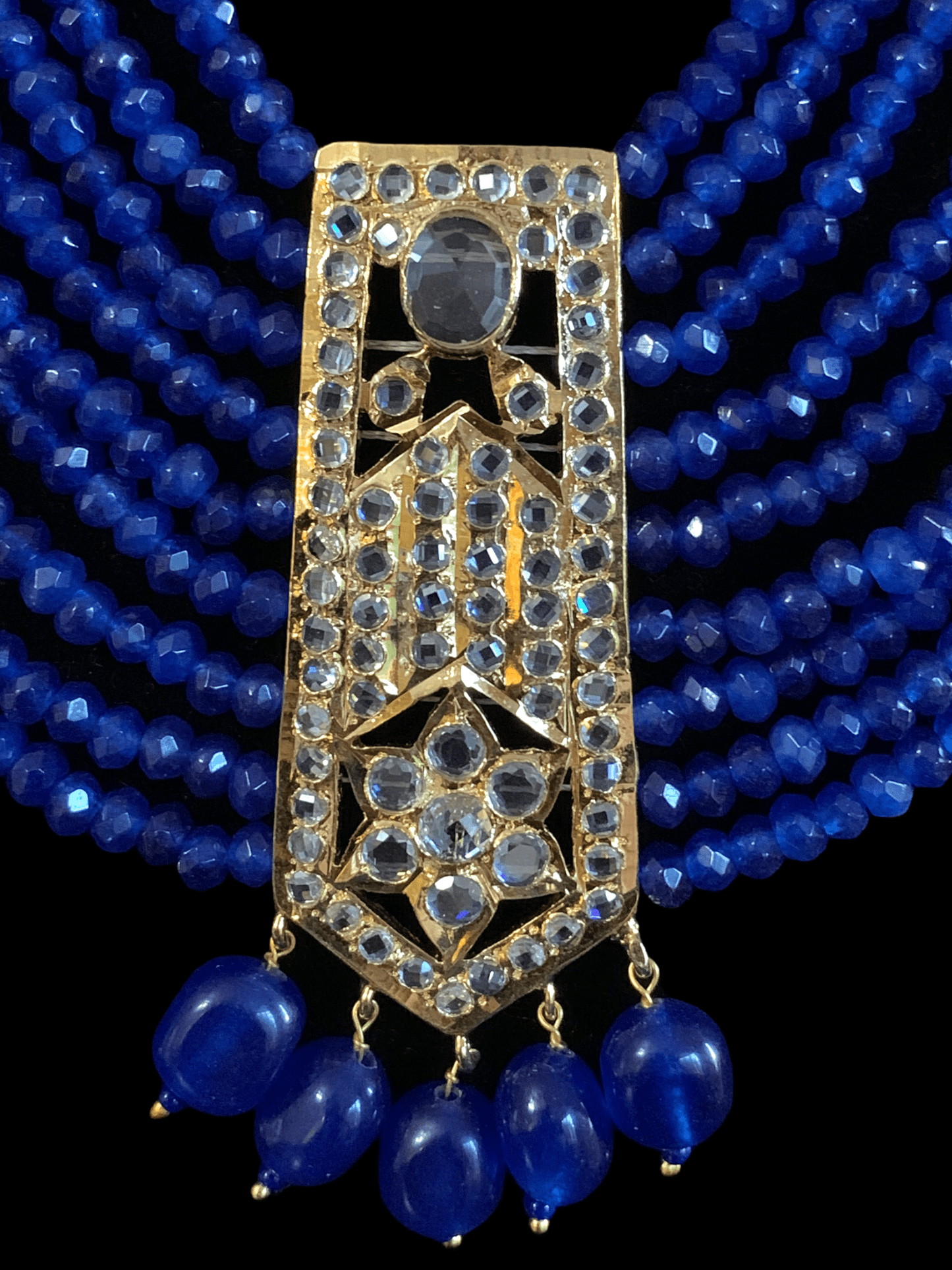 LN30 Indu long blue beads haar (SHIPS IN 4 WEEKS )