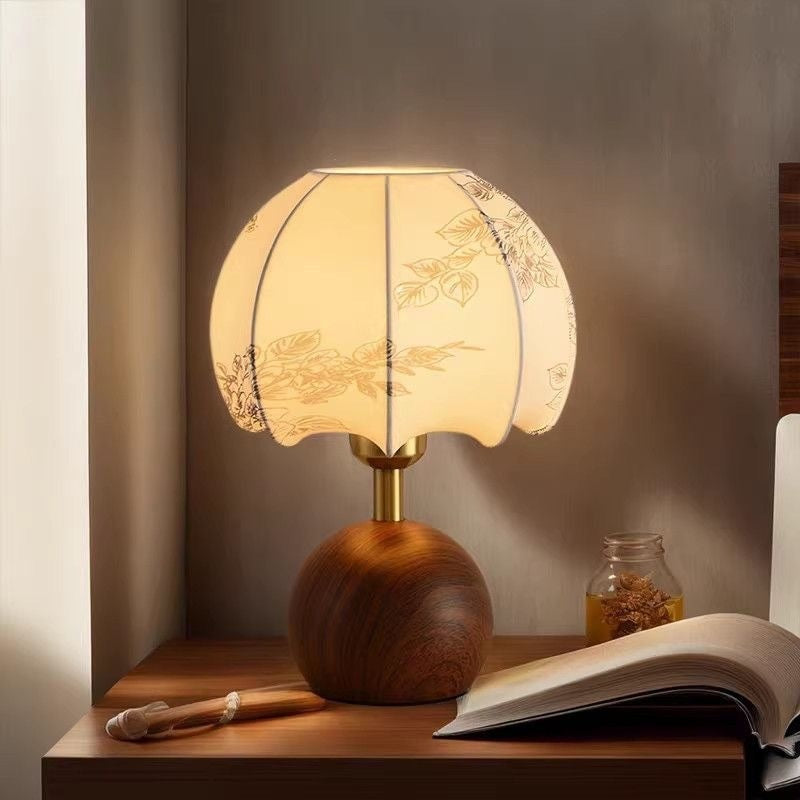 Wabi-Sabi Floral Chinese-Style Table Lamp – Warm Coffee-Toned Bedside & Study Light