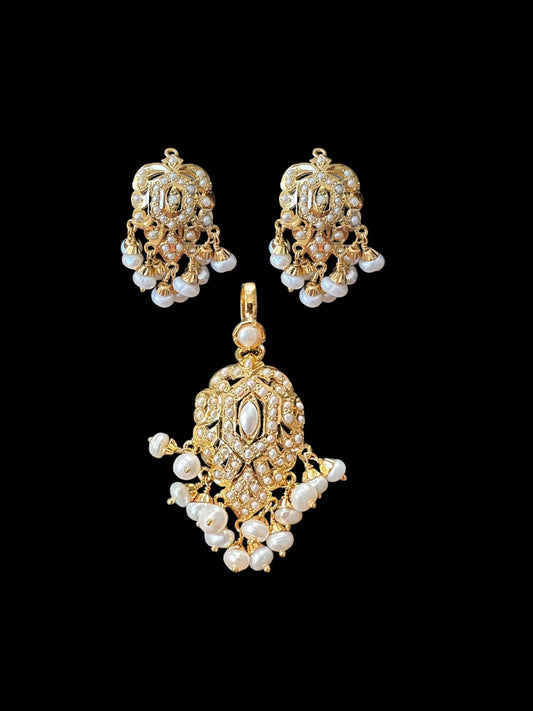 Gold plated jadau silver pendant set in fresh water pearls  ( SHIPS IN 5 WEEKS )