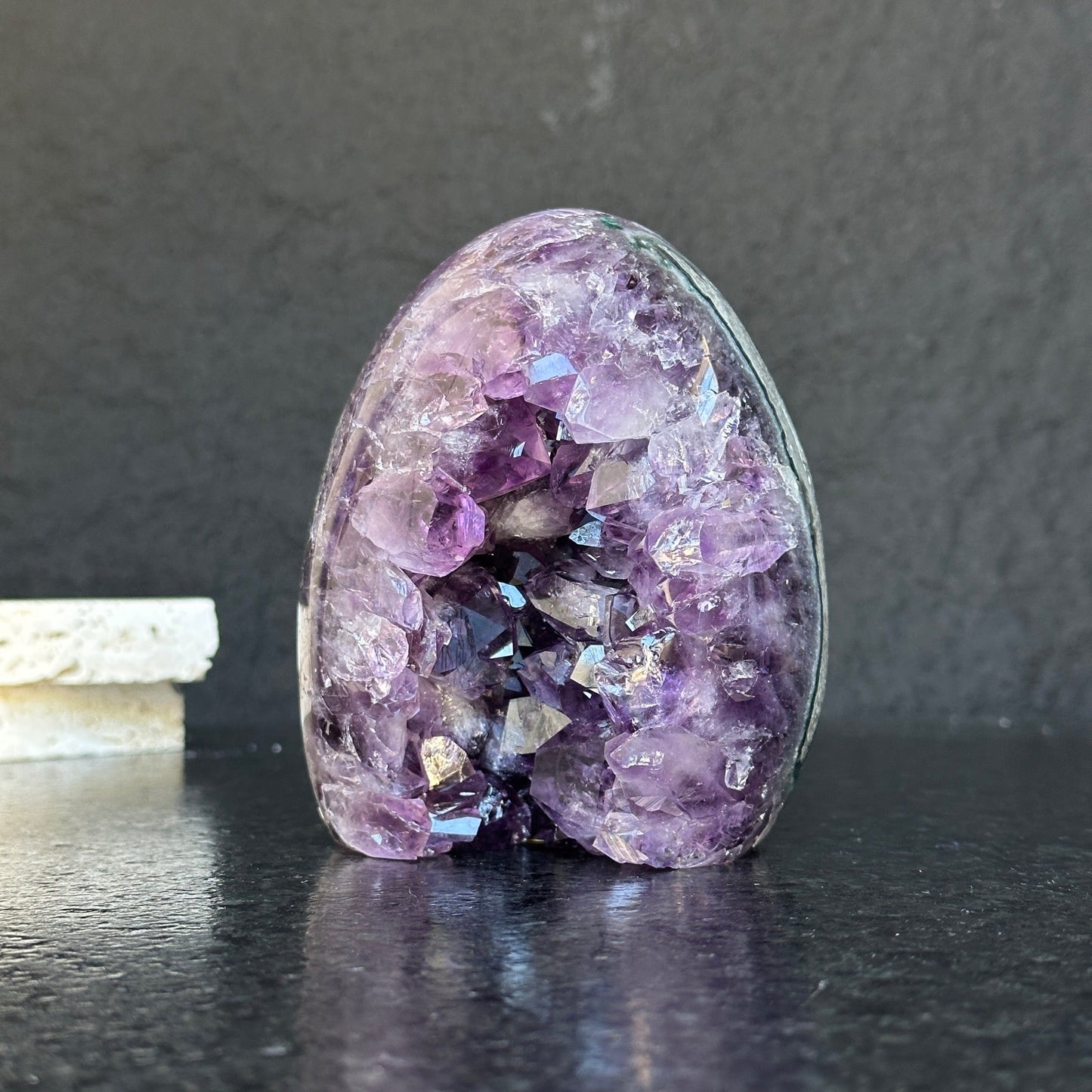Outstanding Natural Quartz Amethyst Crystal Geode, Amethyst Egg for collectors