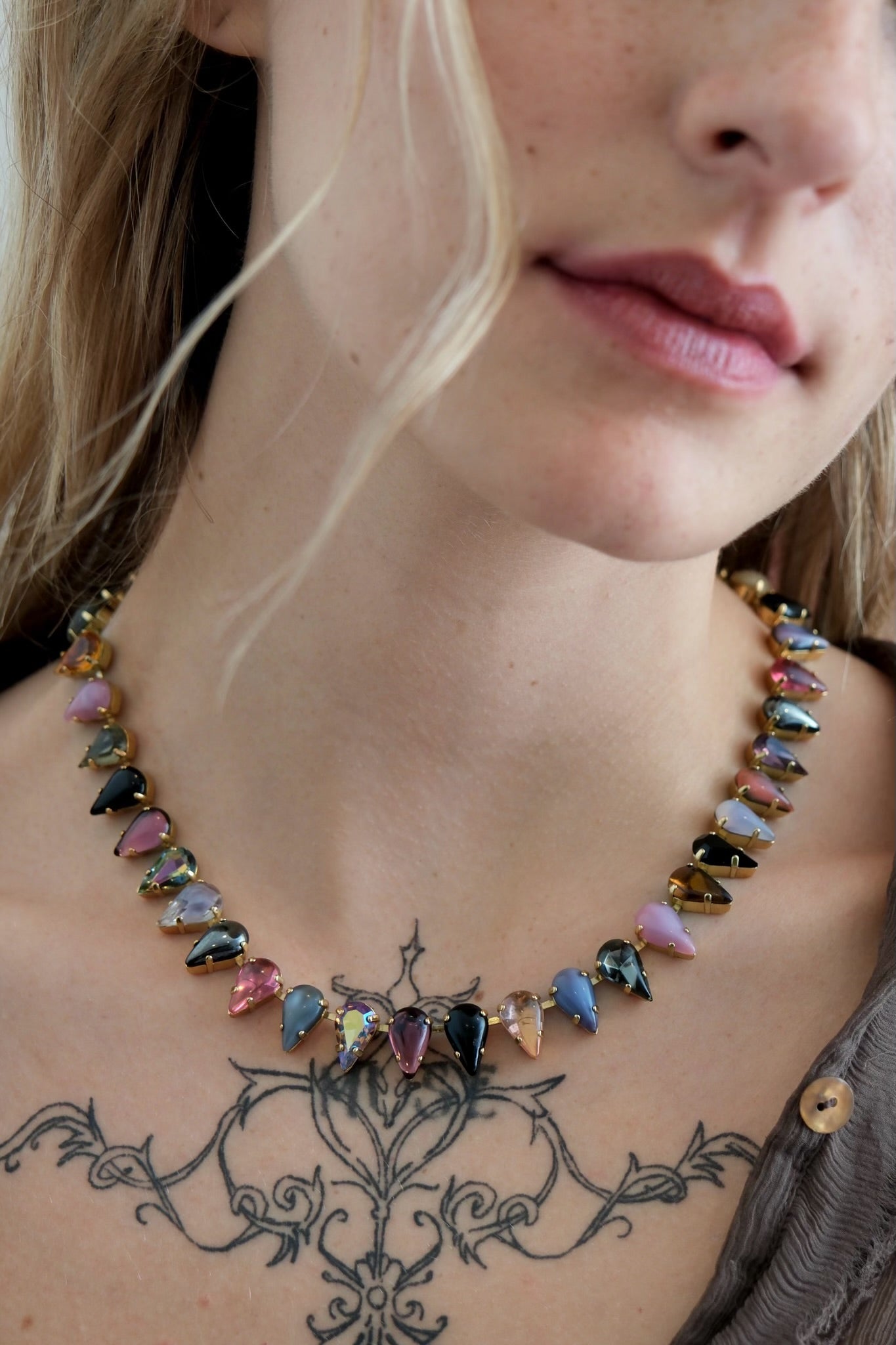 Fang Layering Choker in Punk Rocks (Gold)