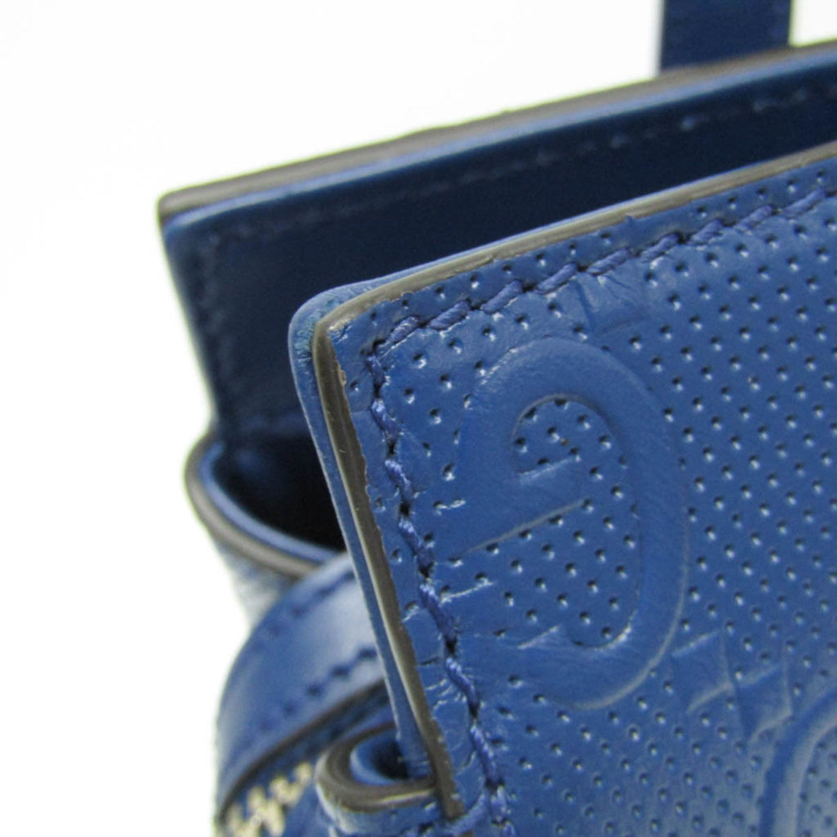 PRE-OWNED Gucci GG Embossed Tote · Leather