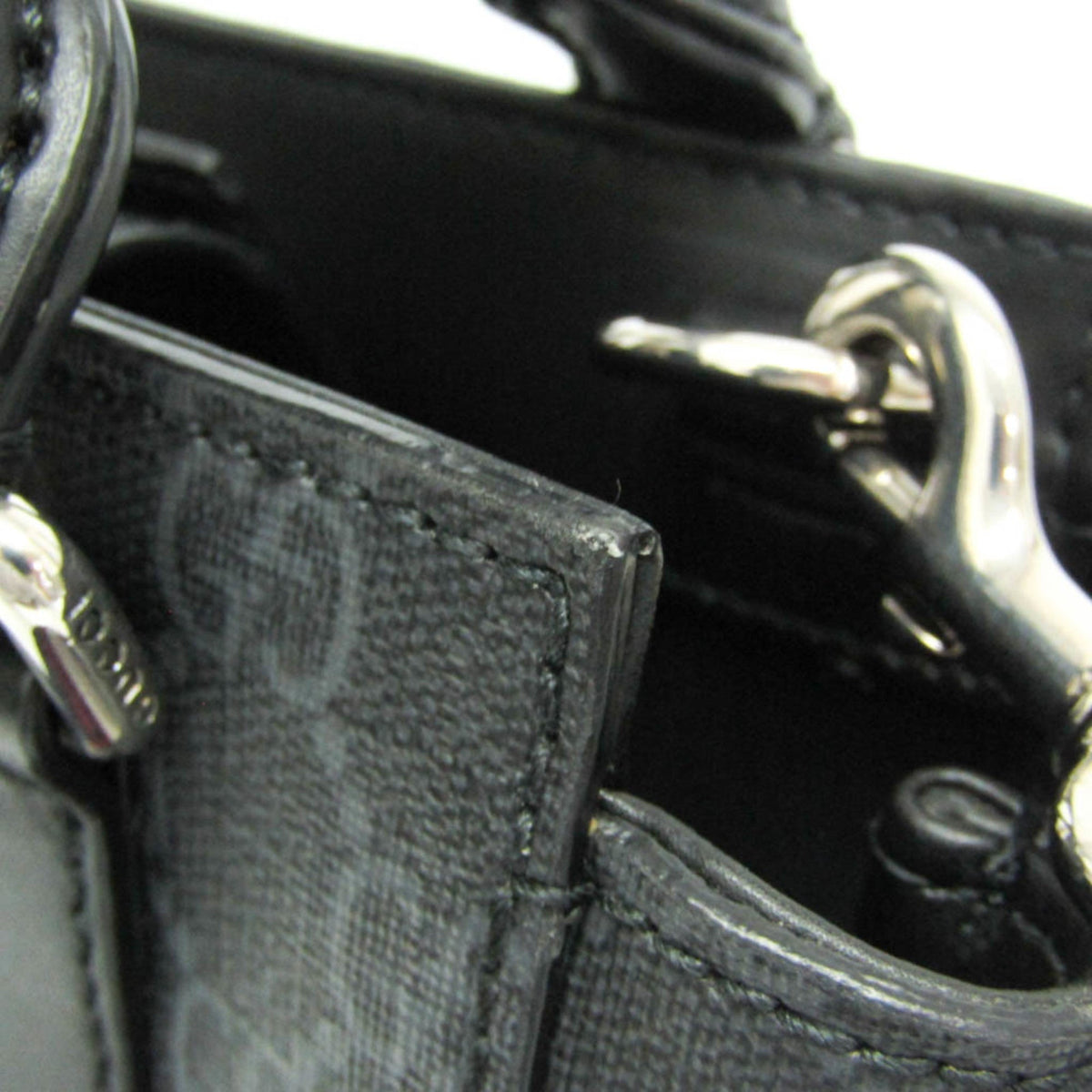 PRE-OWNED Gucci · GG Supreme Shoulder Bag