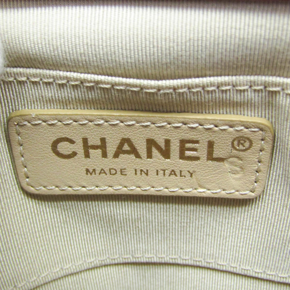 PRE-OWNED Chanel Matelasse · Lambskin