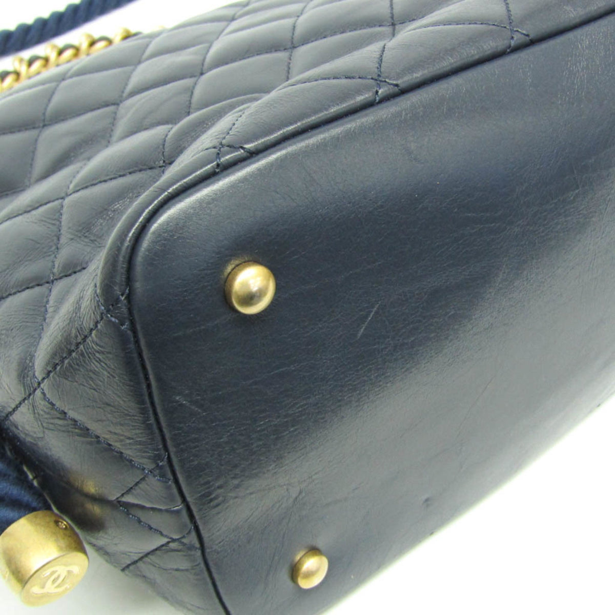 PRE-OWNED Chanel Matelassé · Chain Handle Two-Way