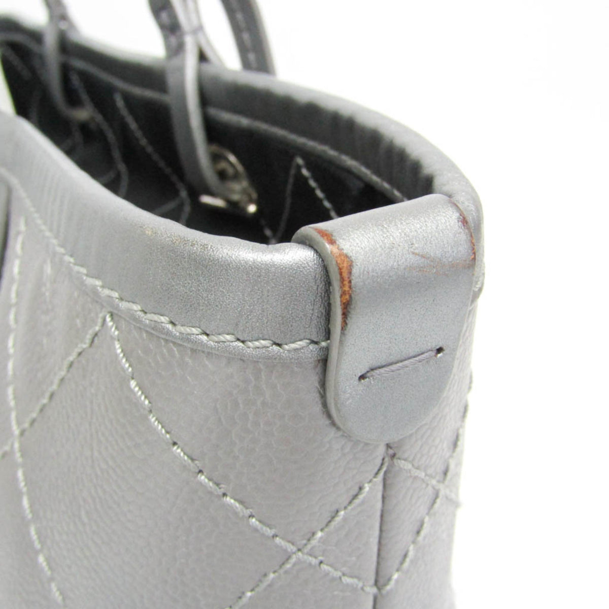 PRE-OWNED Chanel On the Road · Grained Calfskin