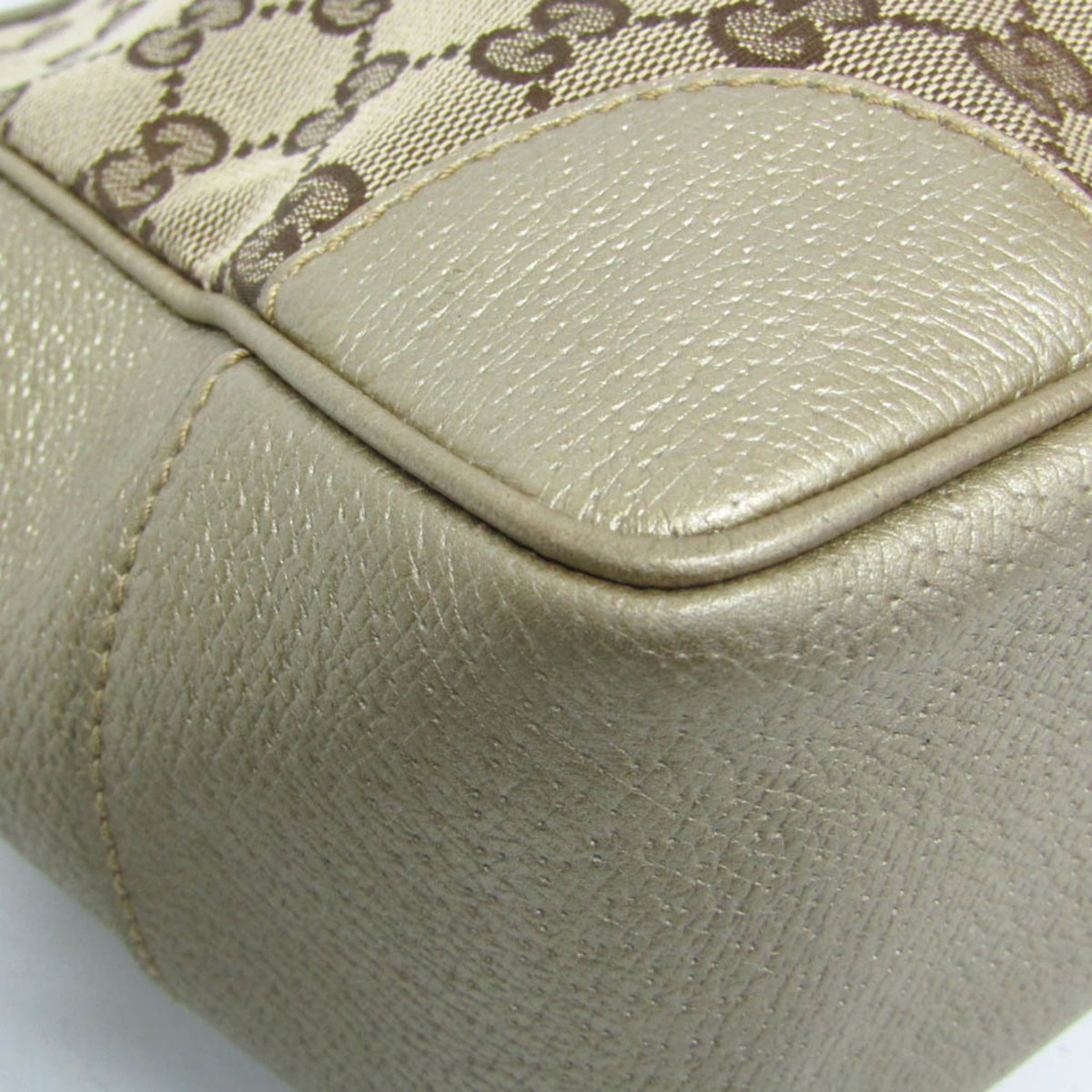 PRE-OWNED Gucci Bree · GG Canvas