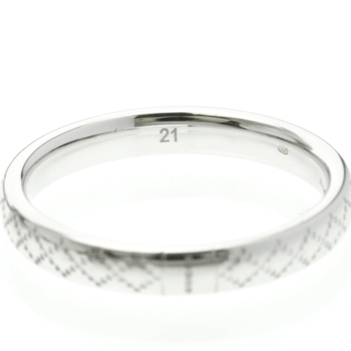 PRE-OWNED Gucci Diamantissima · 18K White Gold Size 9.5