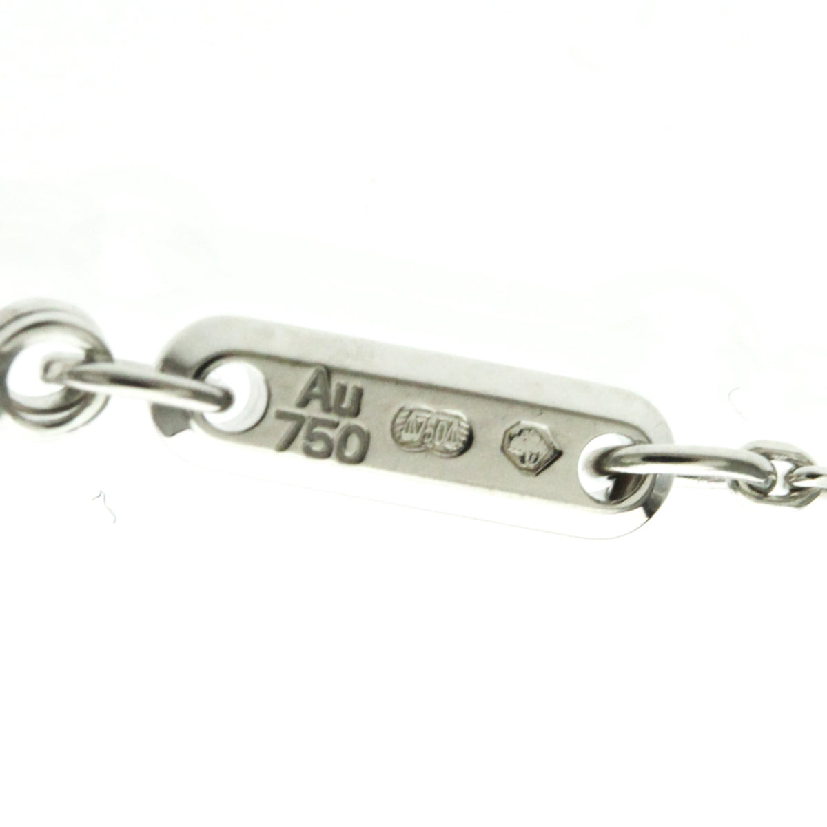 PRE-OWNED Chopard Happy Diamonds · 18K White Gold