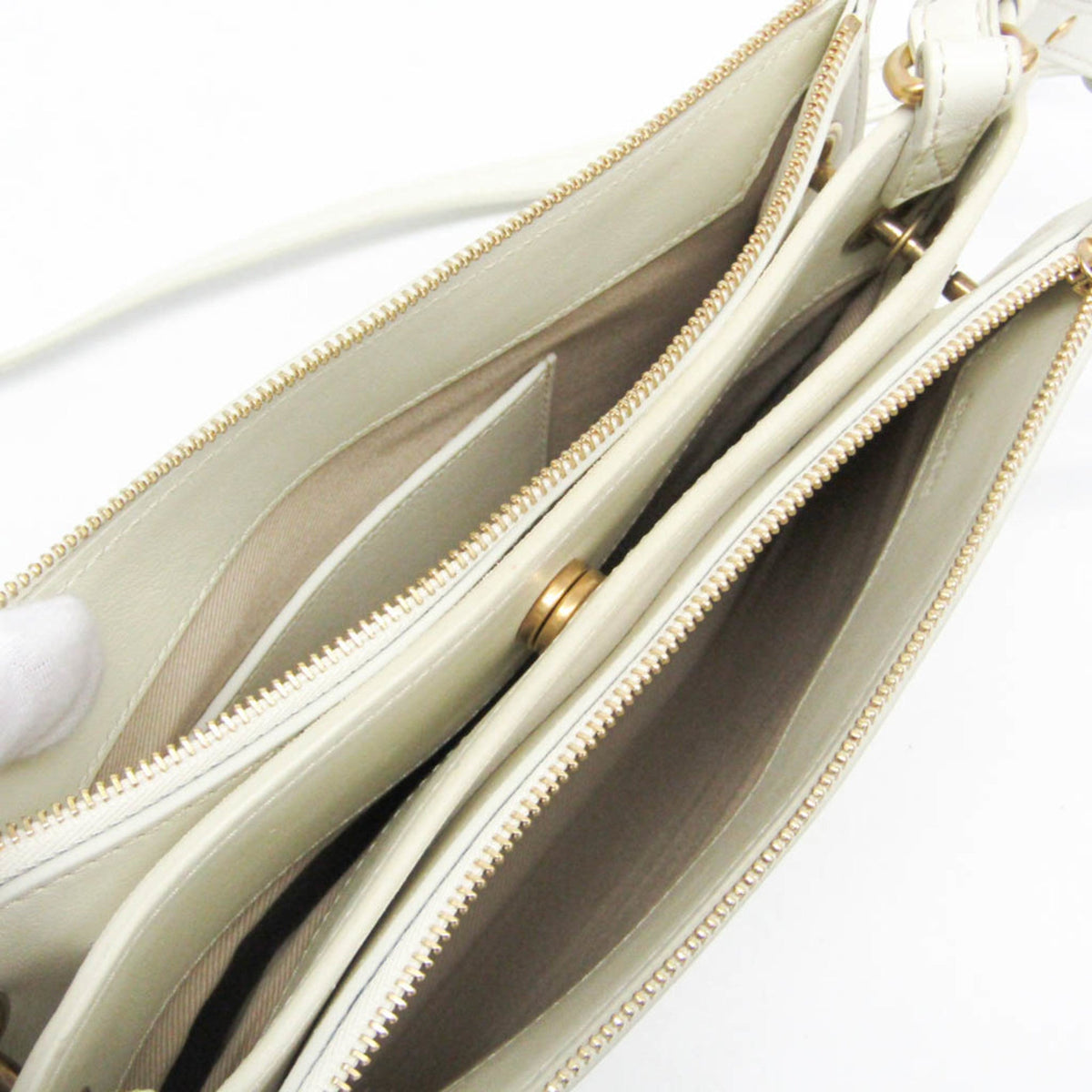 PRE-OWNED Chloé Roy · Leather & Suede