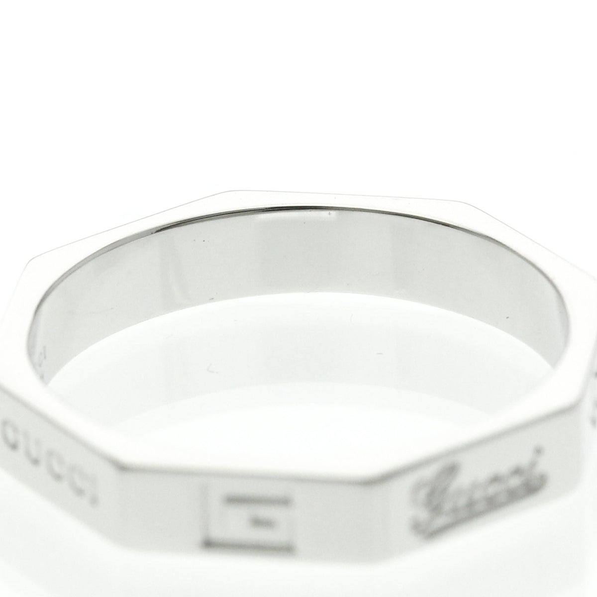 PRE-OWNED Gucci Octagonal · 18K White Gold Size 7.5