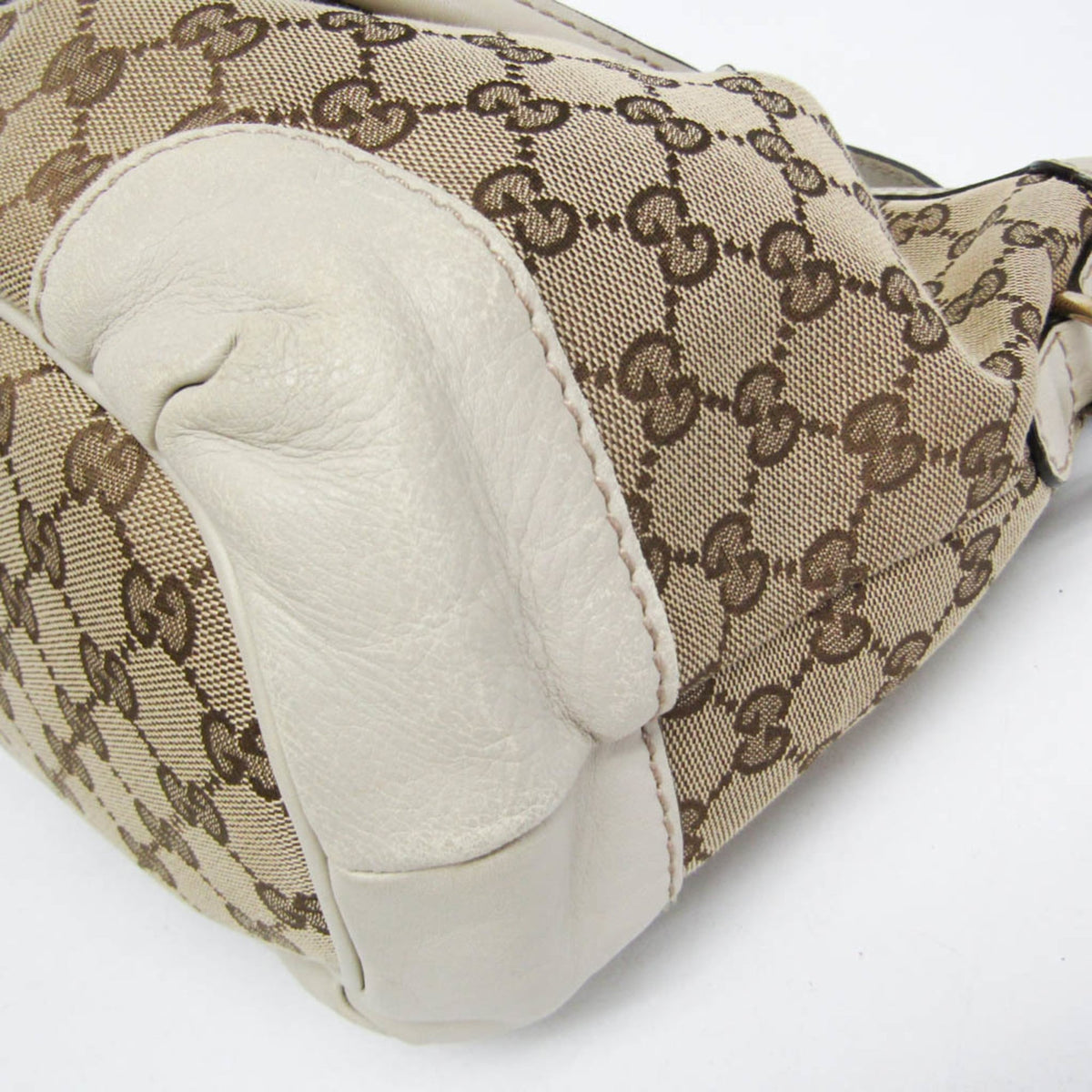 PRE-OWNED Gucci Sukey · GG Canvas
