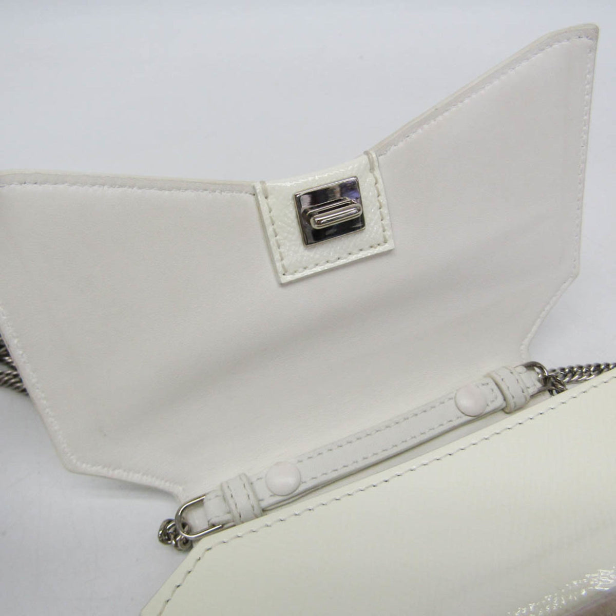 PRE-OWNED Givenchy Bow Cut · Ivory Leather