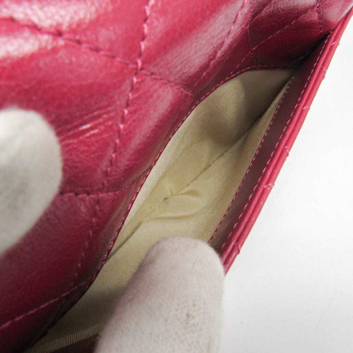 PRE-OWNED Chanel Matelasse · Lambskin