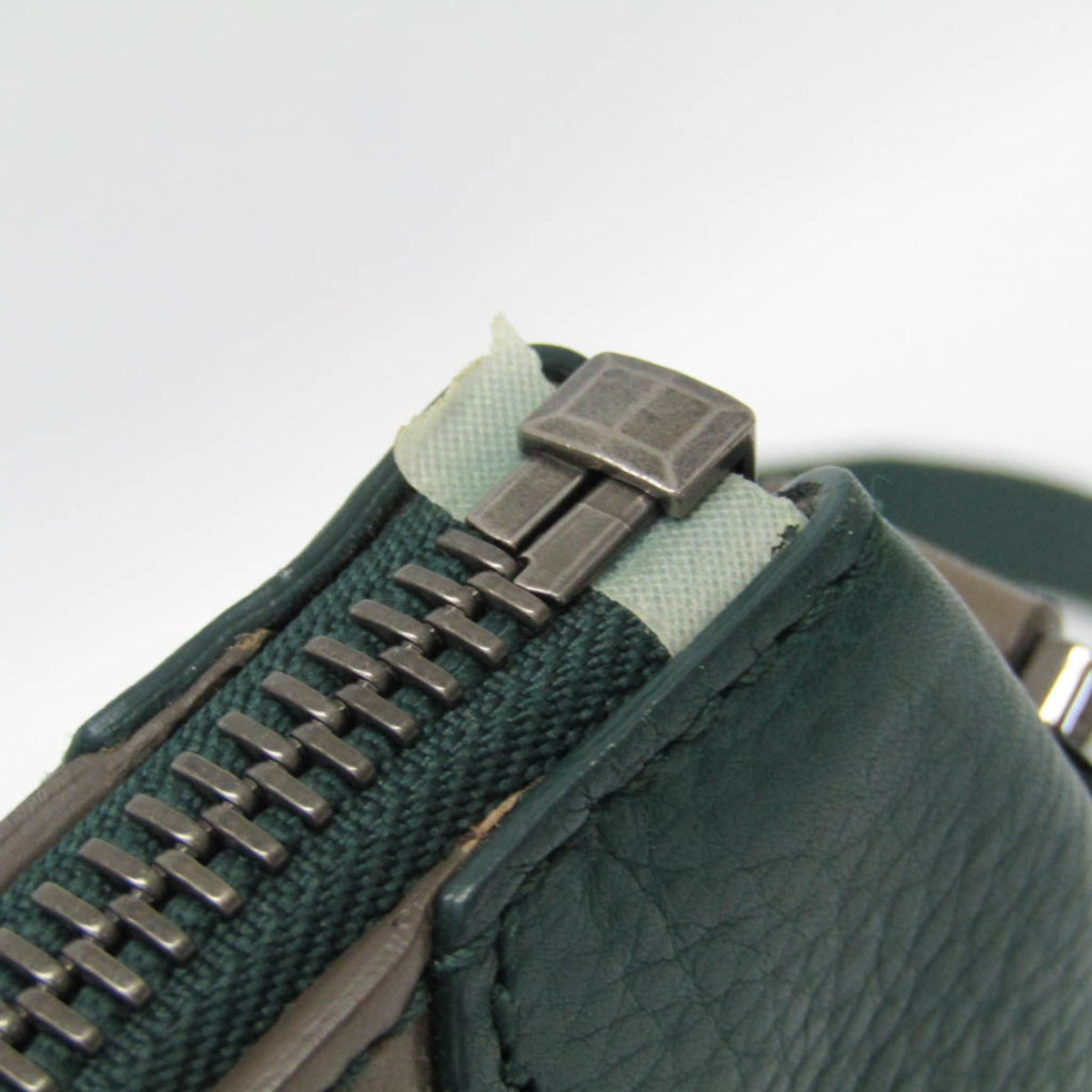 PRE-OWNED Bvlgari Octo Crossbody · Leather