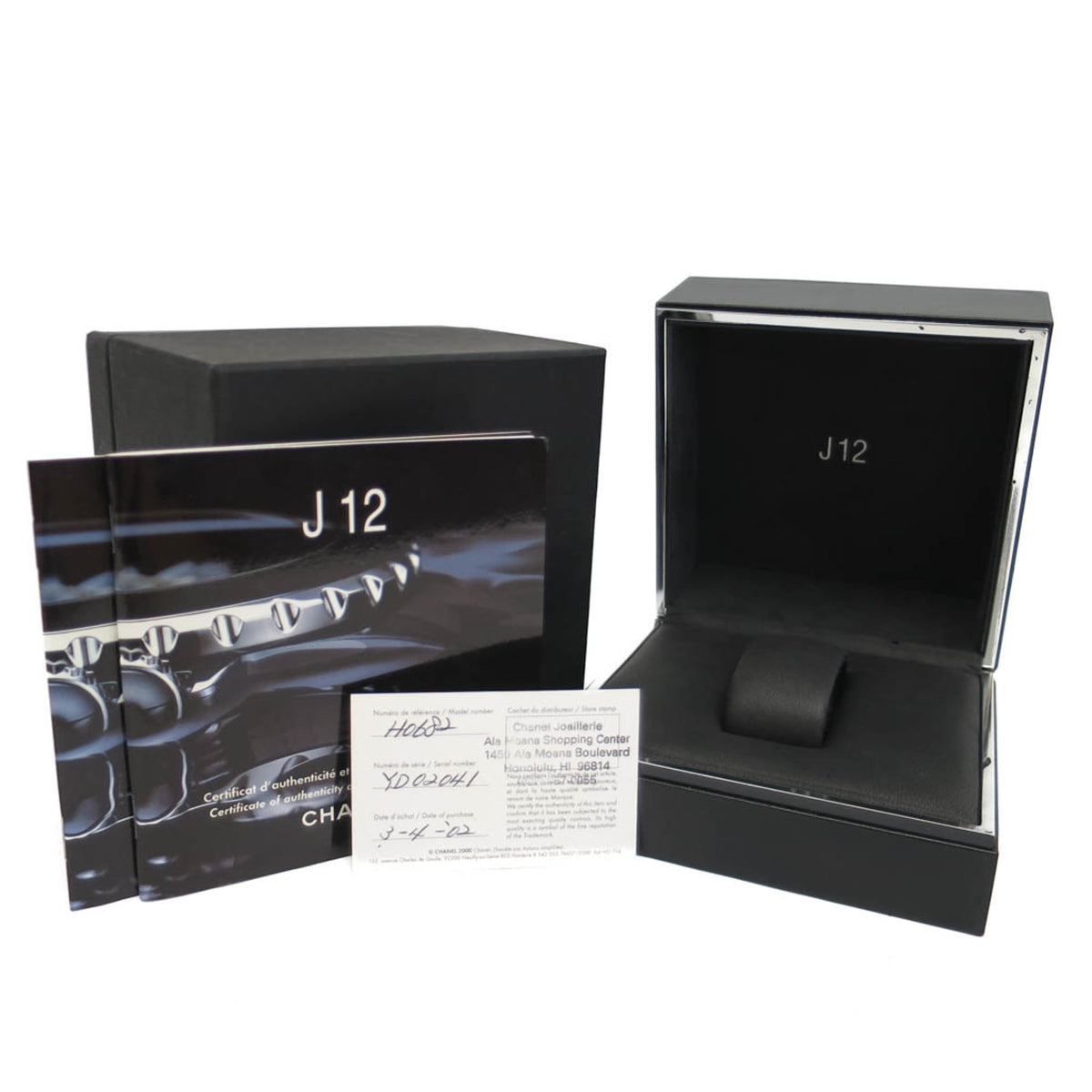 PRE-OWNED Chanel J12 · Ceramic · Quartz