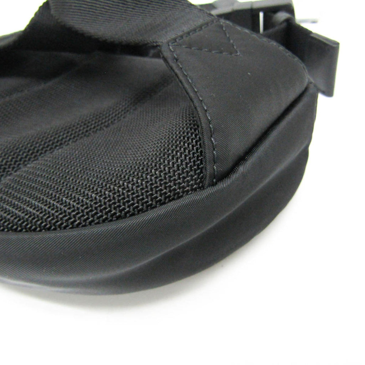 PRE-OWNED Burberry · Nylon Belt Bag
