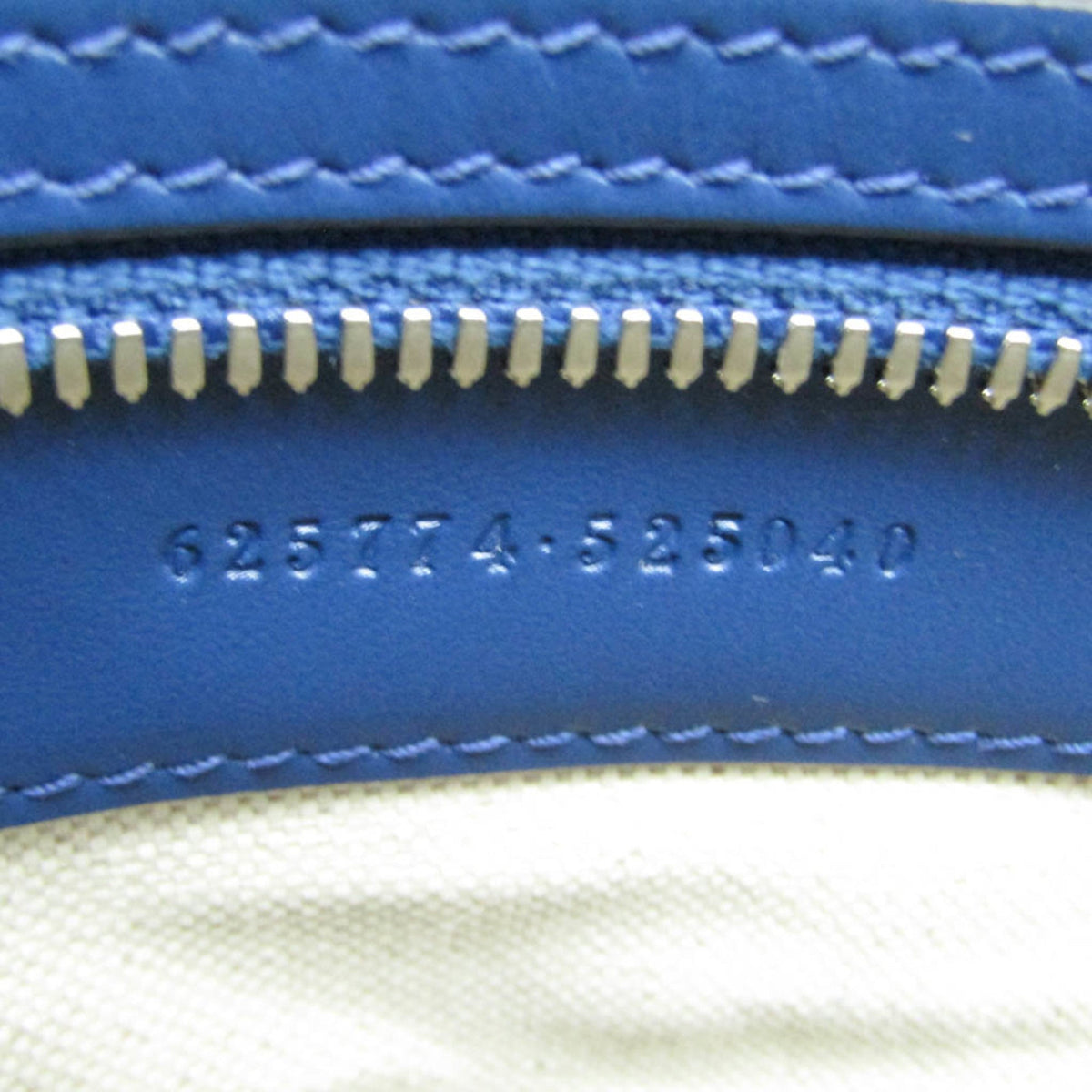 PRE-OWNED Gucci GG Embossed Tote · Leather