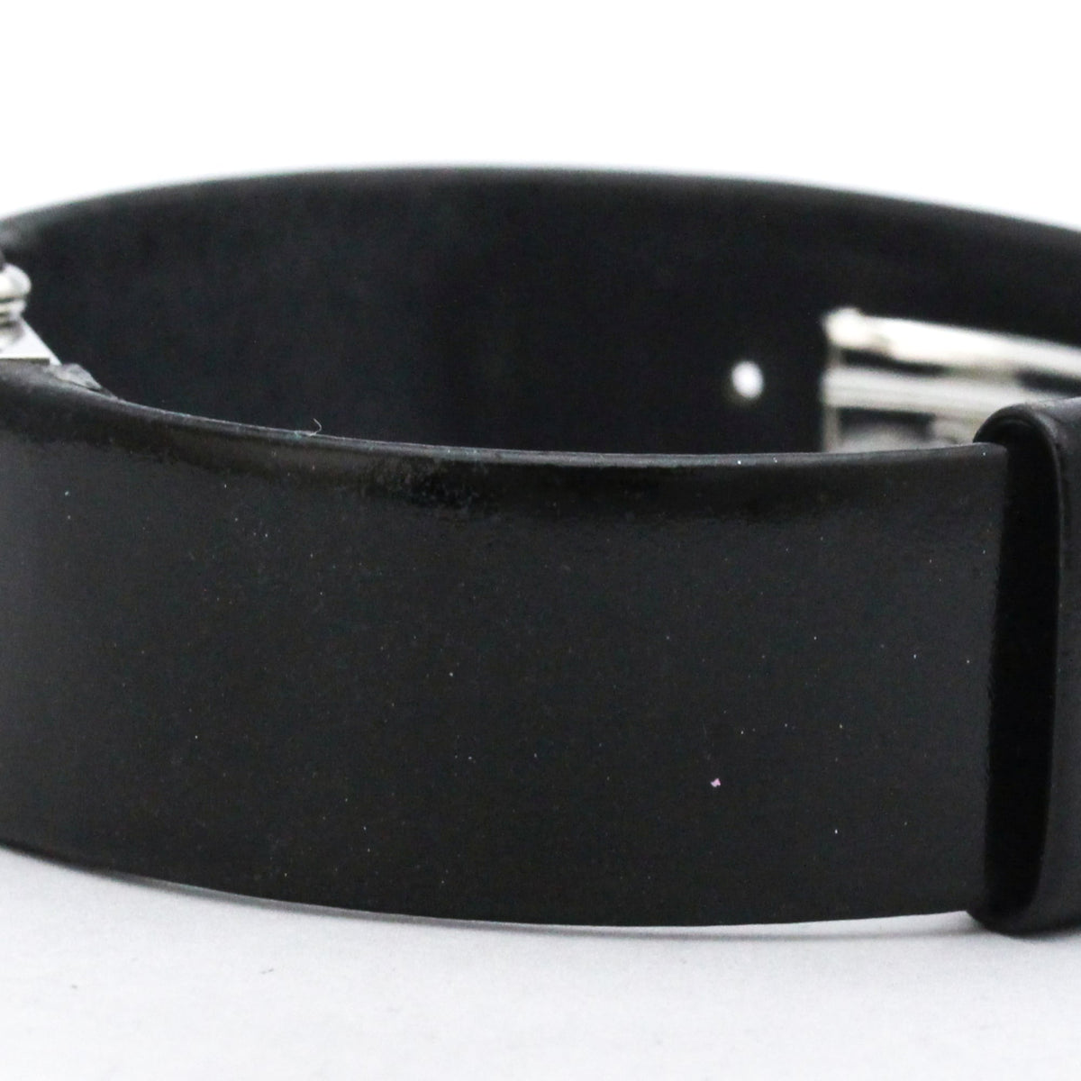PRE-OWNED Chanel Matelassé · Steel · Quartz