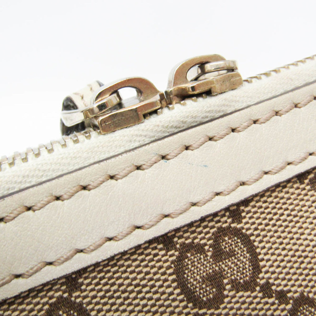 PRE-OWNED Gucci Sukey · GG Canvas