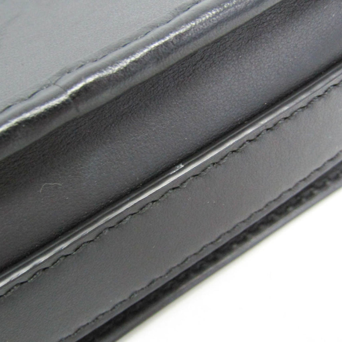 PRE-OWNED Burberry Universal Passport · Leather