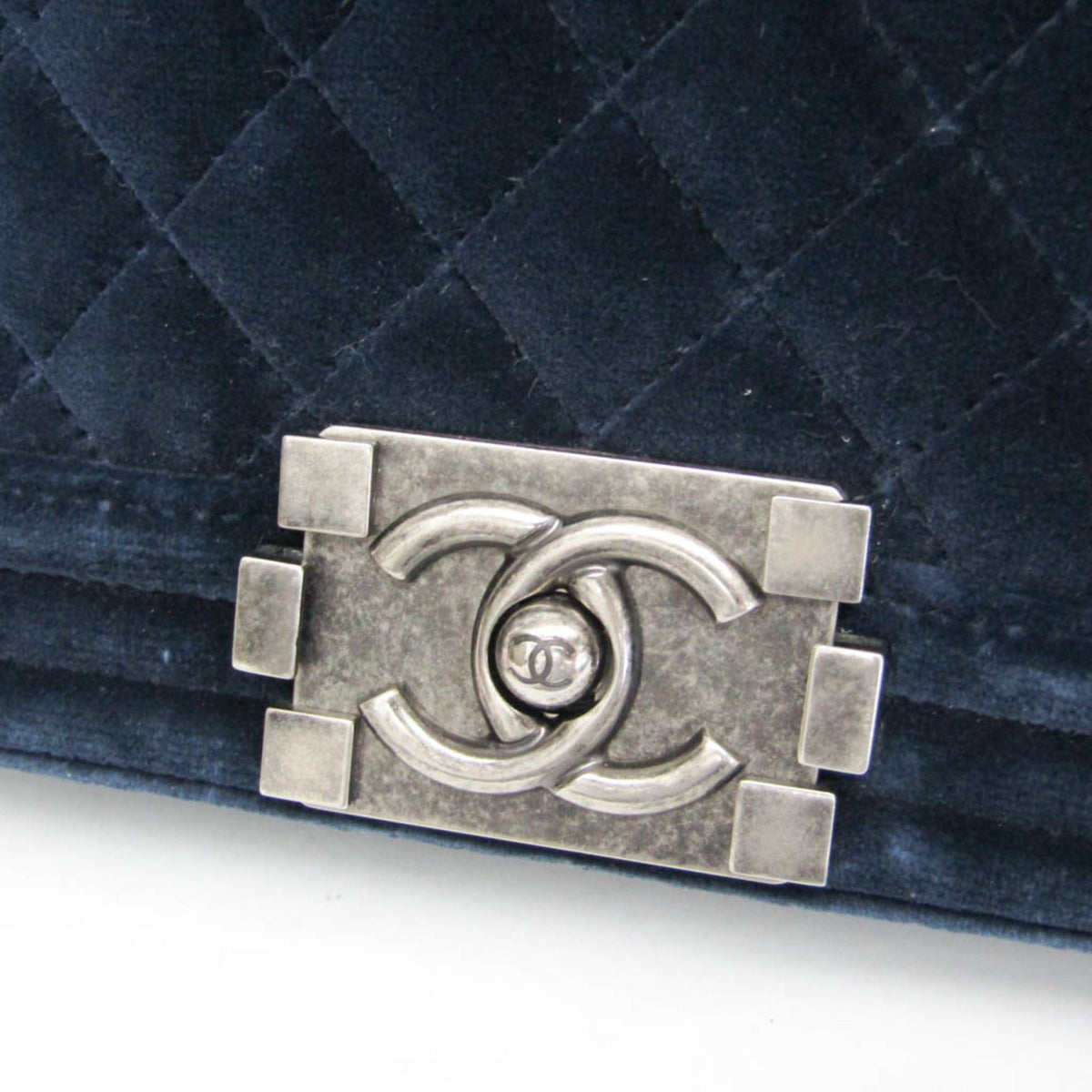 PRE-OWNED Chanel Boy · Velvet · Chain Shoulder Bag