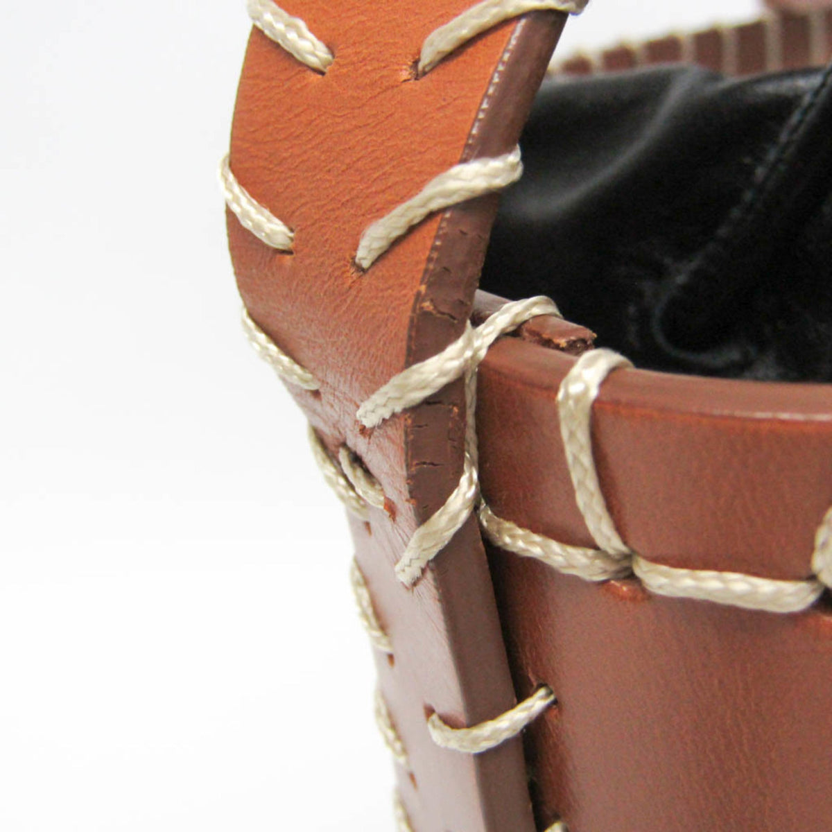 PRE-OWNED Chloé Loela · Small Bucket