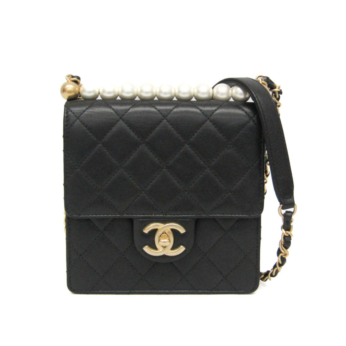 PRE-OWNED Chanel Matelassé · Lambskin · Pearl Chain