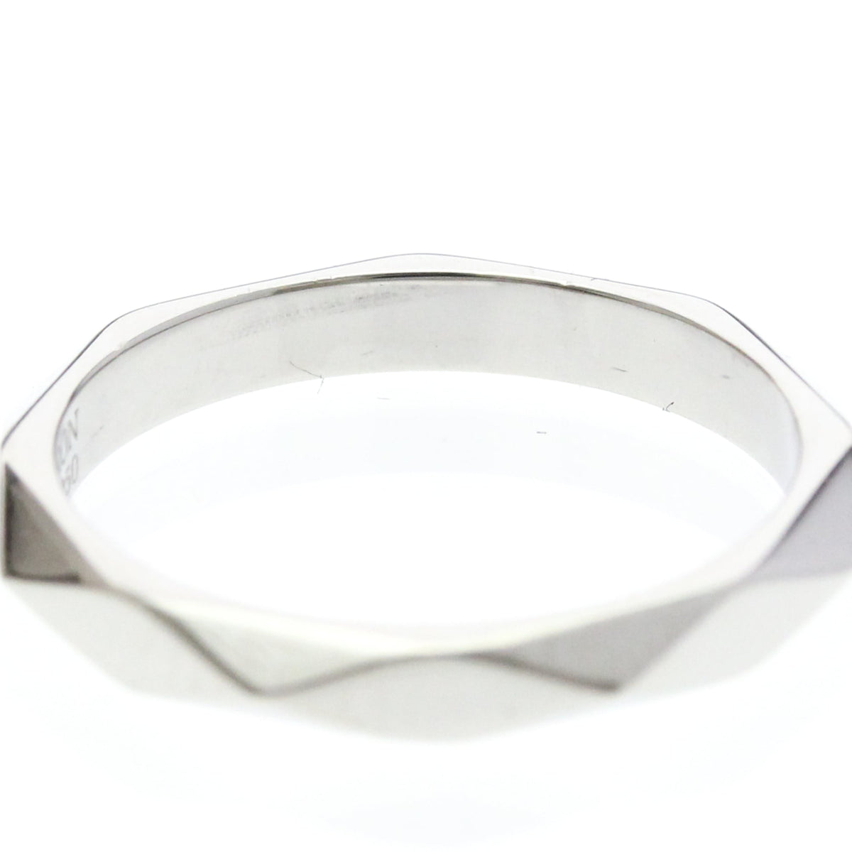 PRE-OWNED Boucheron Faceted · Platinum