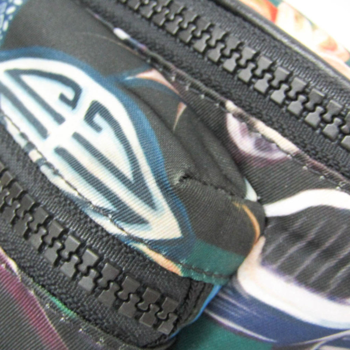 PRE-OWNED Givenchy Bumbag · Nylon