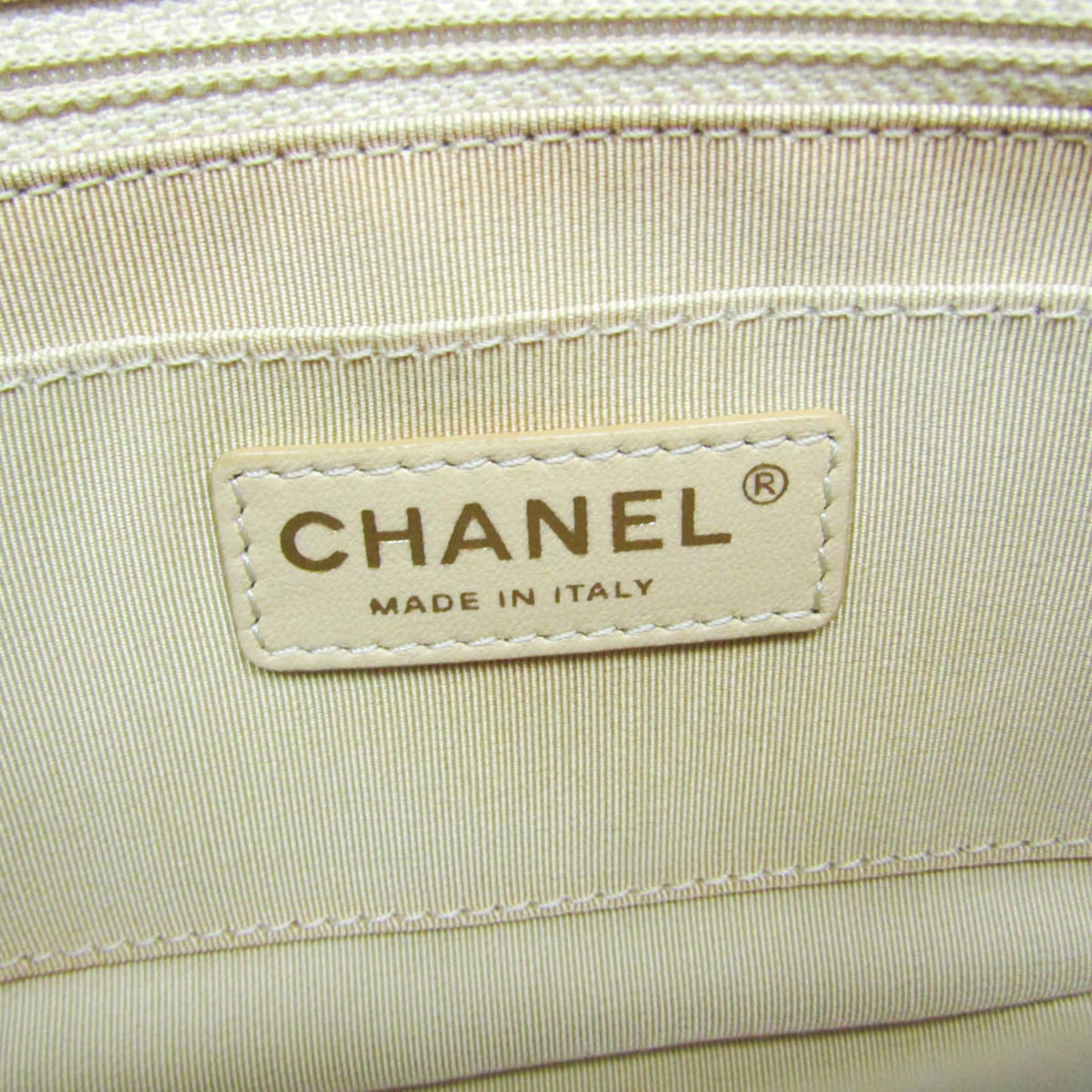 PRE-OWNED Chanel Chevron V-Stitch · Lamb Leather