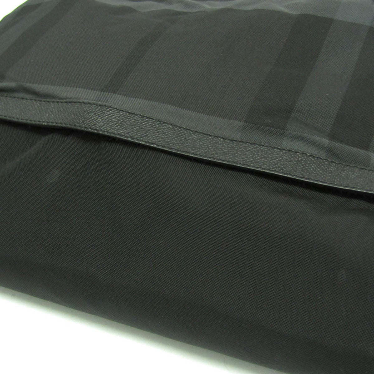 PRE-OWNED Burberry · Nylon Messenger Bag