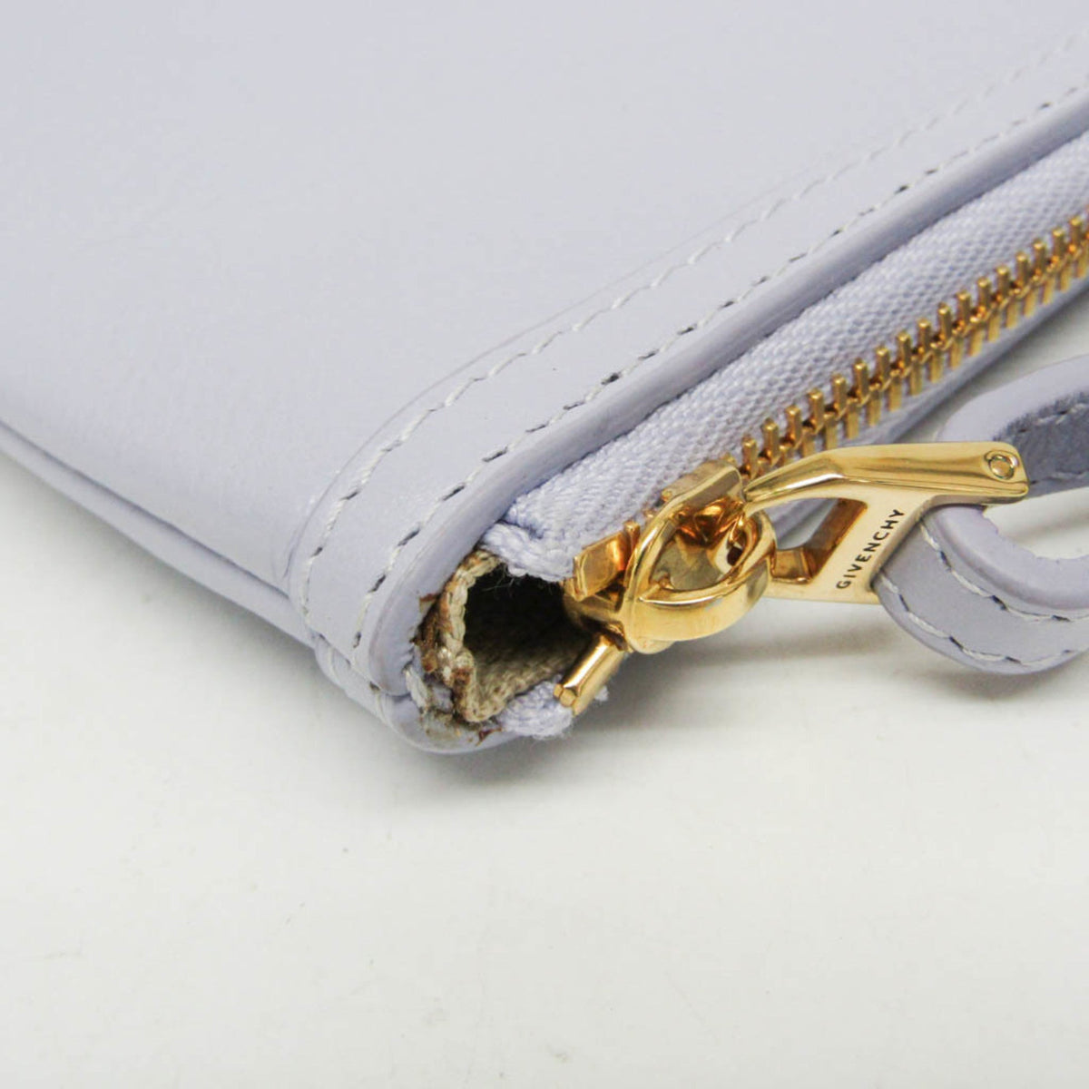 PRE-OWNED Givenchy Voyou · Zip Pouch · Leather