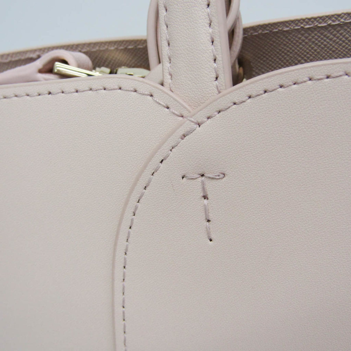 PRE-OWNED Furla Miadiva · Bucket Tote