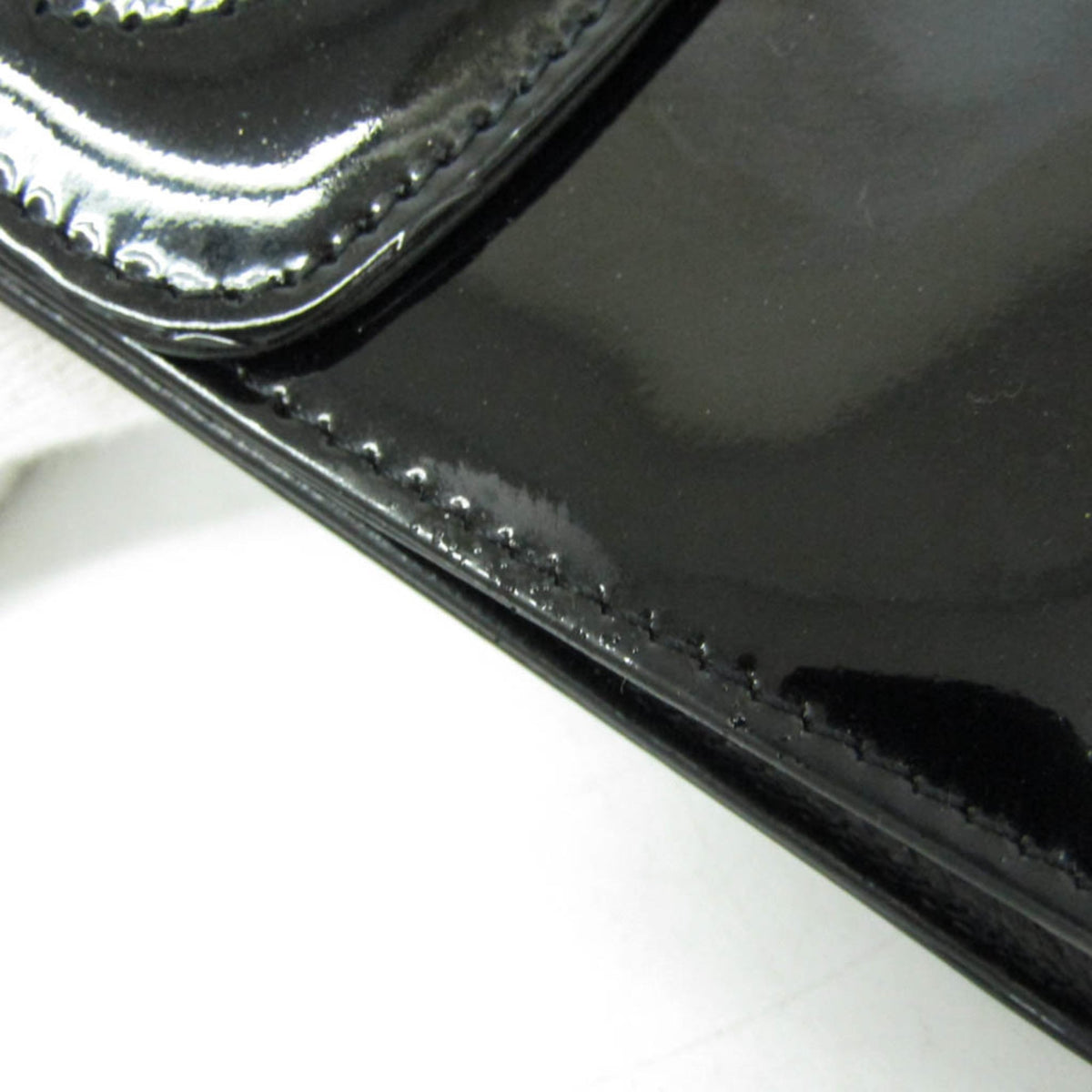 PRE-OWNED Chanel Mini Pouch · Enamel Leather · Keyring