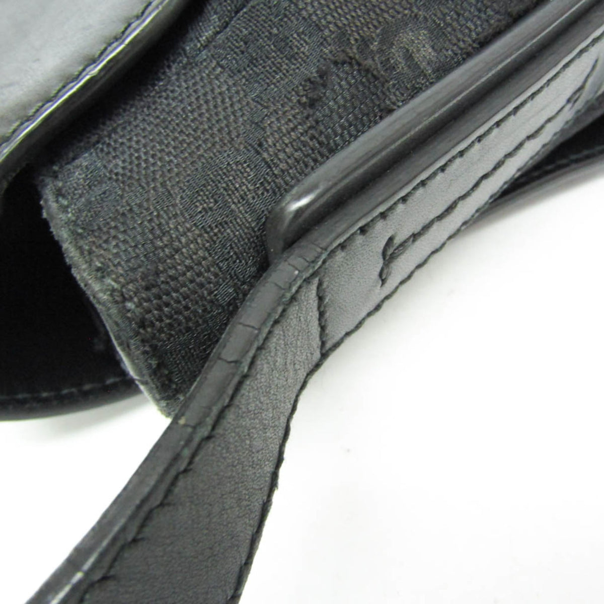 PRE-OWNED Gucci GG Canvas · Messenger Bag