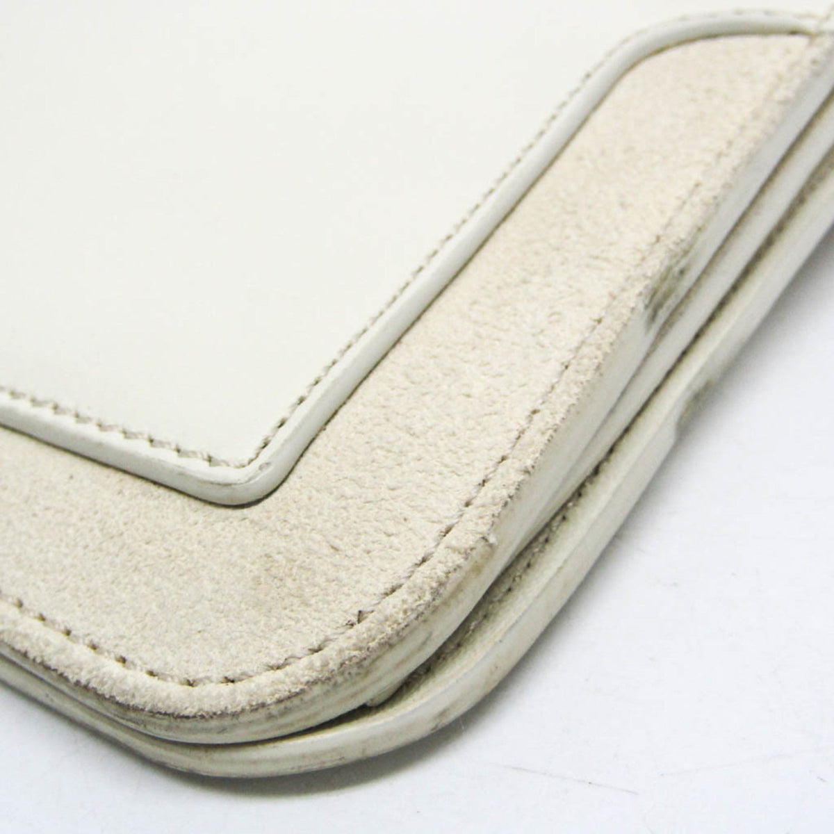 PRE-OWNED Chloé Roy · Leather & Suede