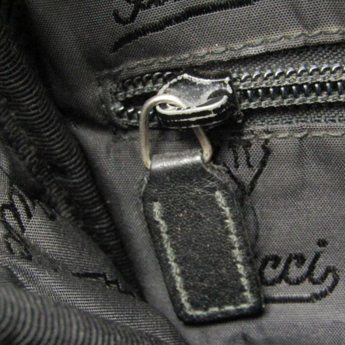 PRE-OWNED Gucci Guccissima · Embossed Leather