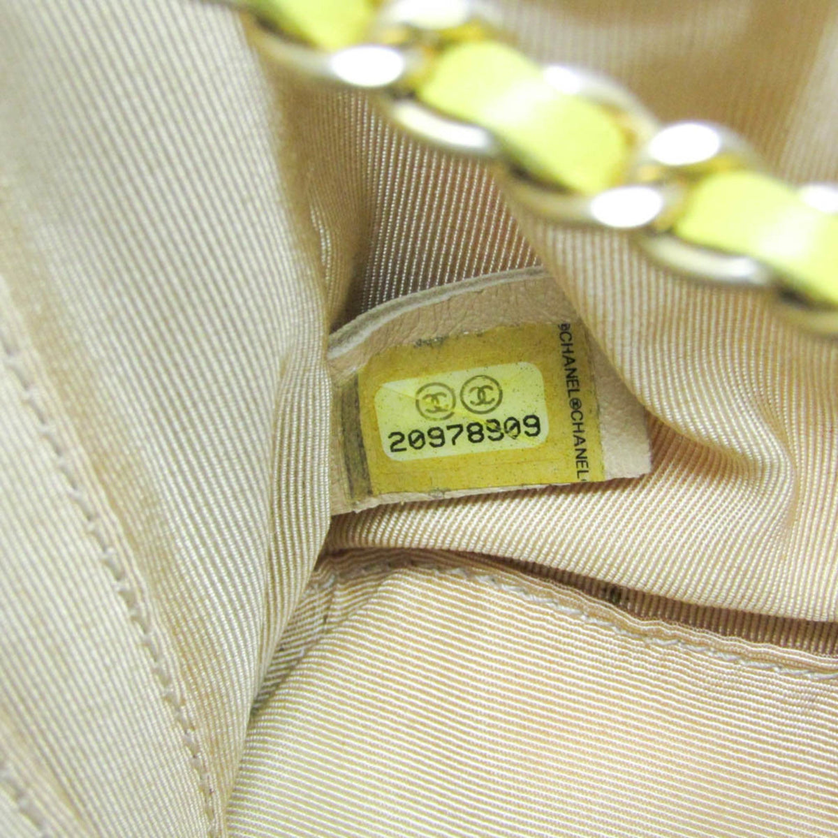 PRE-OWNED Chanel Chevron V-Stitch · Lamb Leather