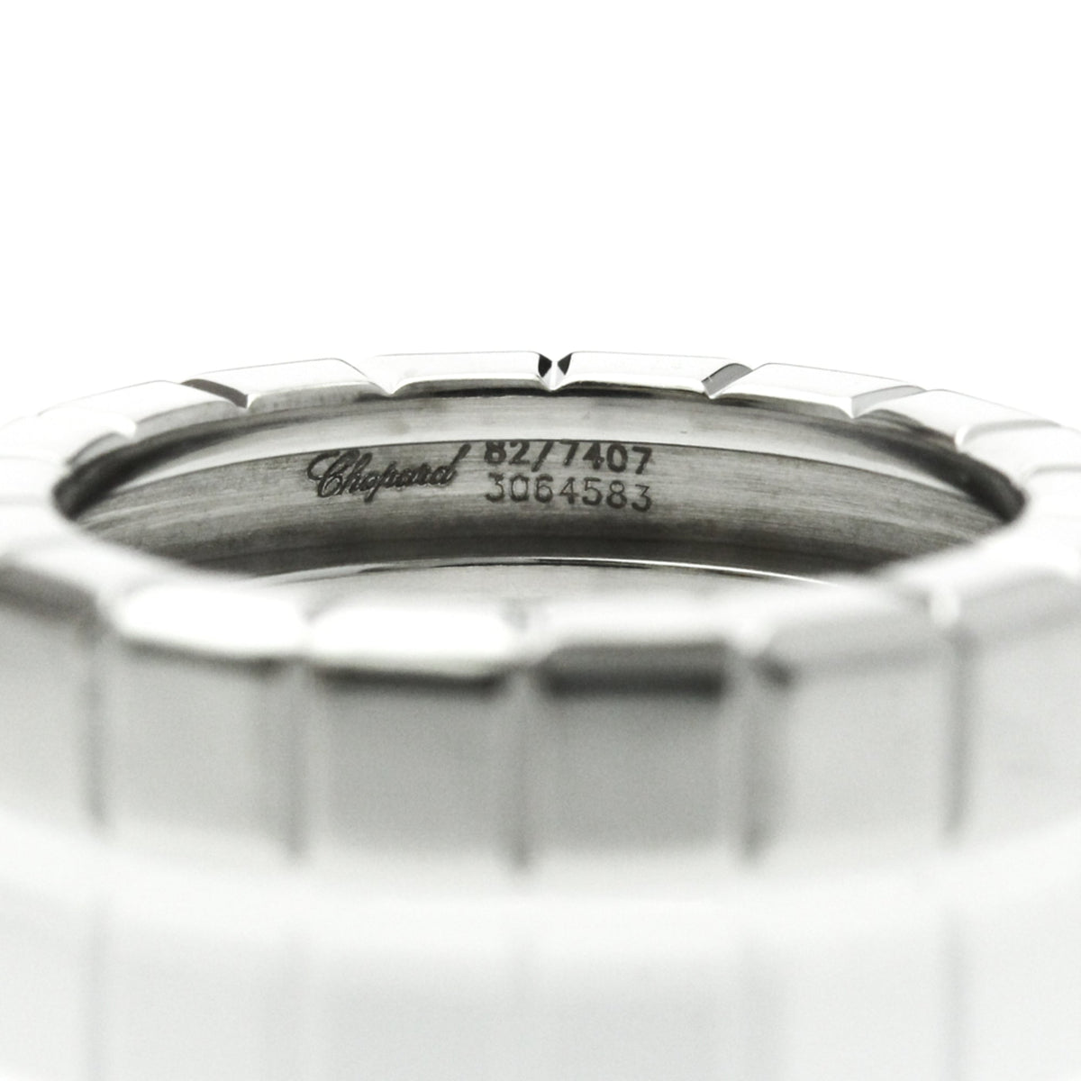 PRE-OWNED Chopard Ice Cube · 18K White Gold Size 4.5