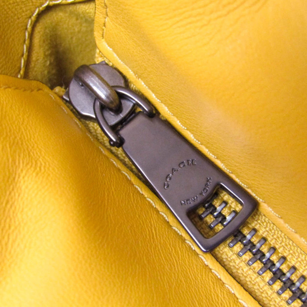 PRE-OWNED Coach Pillow Tote · Leather