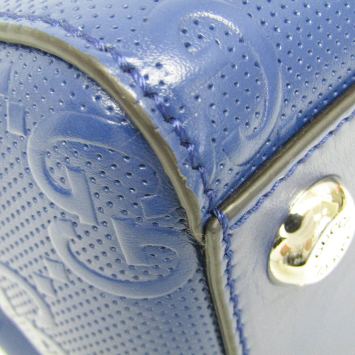 PRE-OWNED Gucci GG Embossed Tote · Leather