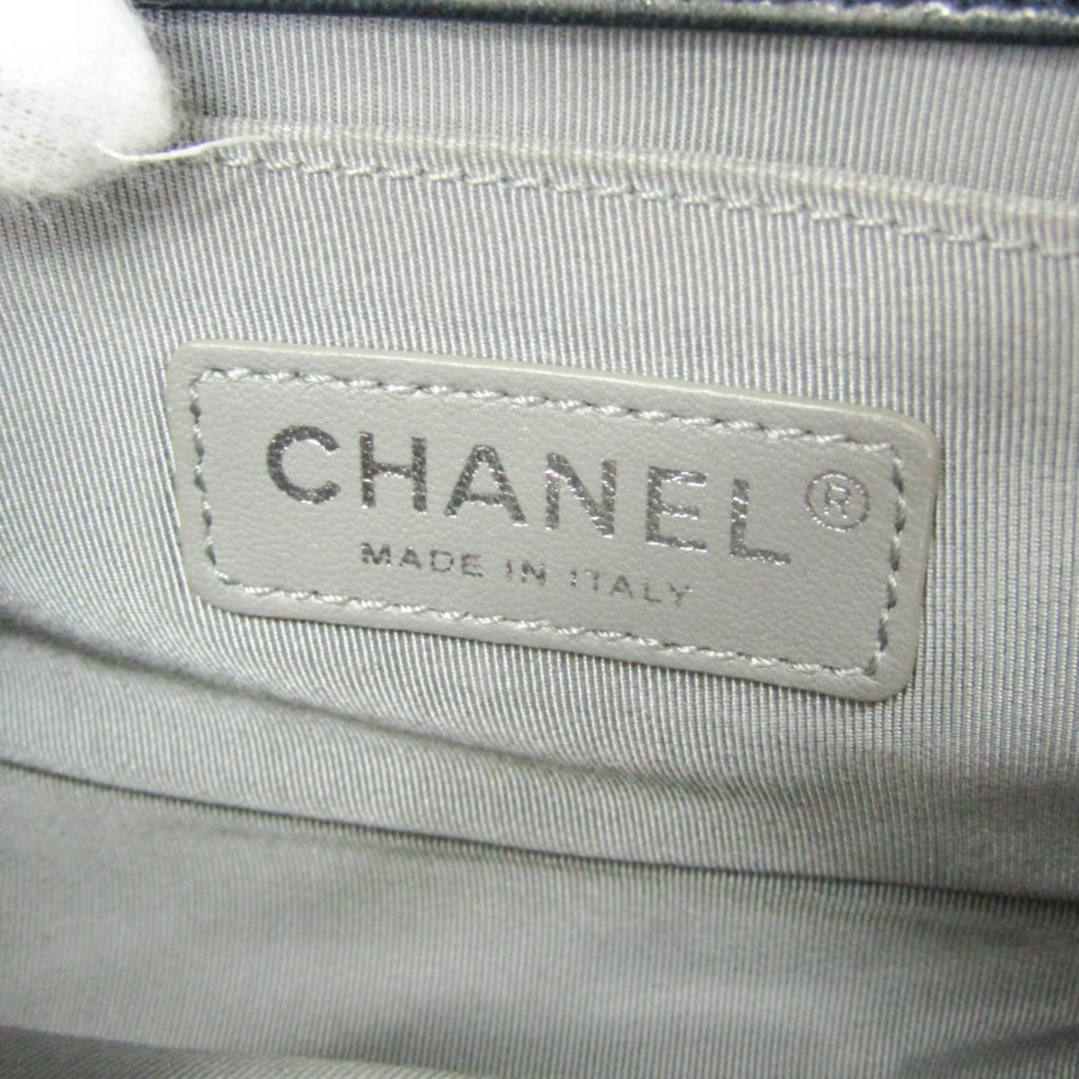 PRE-OWNED Chanel Boy · Velvet · Chain Shoulder Bag