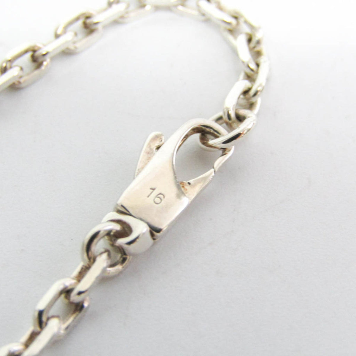 PRE-OWNED Gucci Hexagon · Sterling Silver